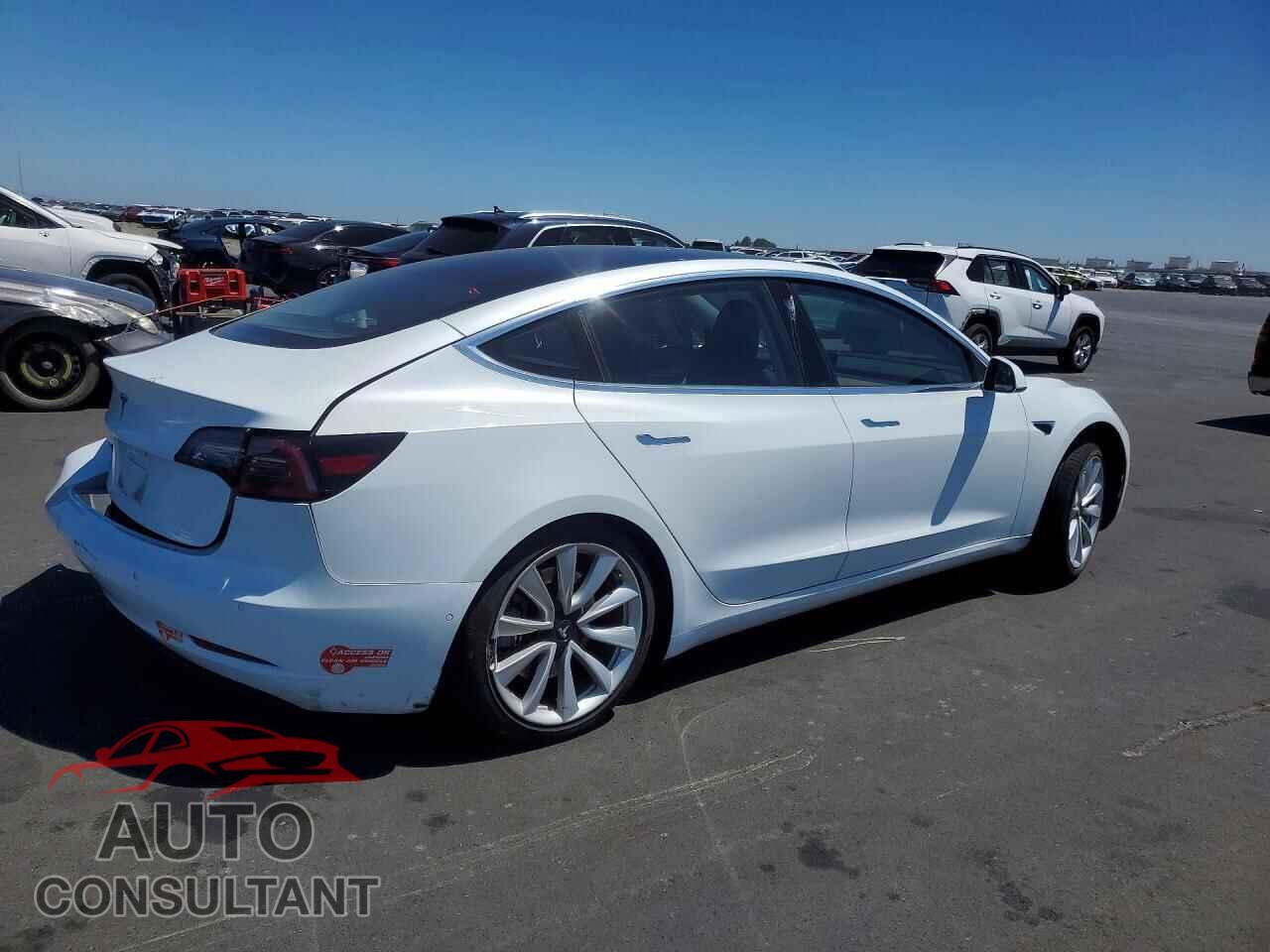 TESLA MODEL 3 2018 - 5YJ3E1EA7JF049172