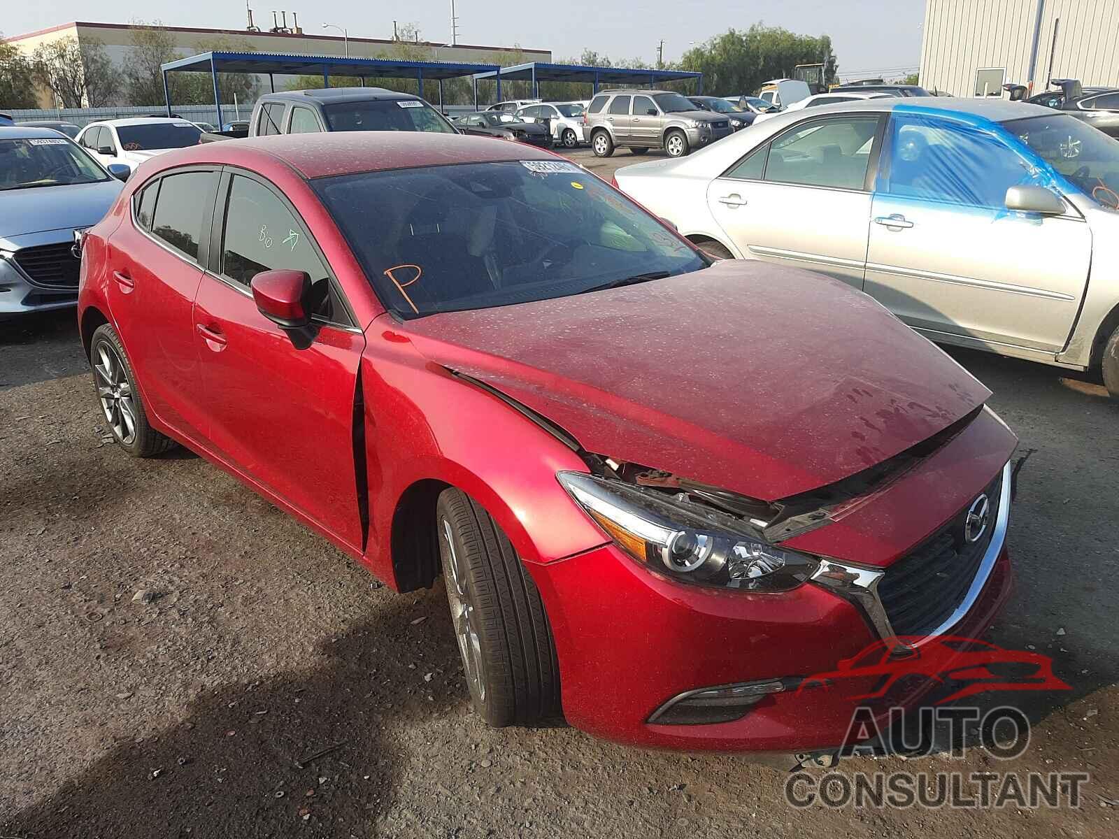 MAZDA 3 2018 - 3MZBN1L35JM266891