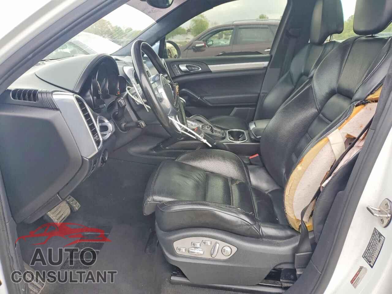 PORSCHE CAYENNE 2012 - WP1AC2A25CLA84695