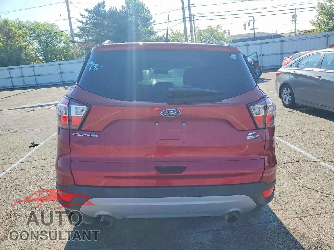 FORD ESCAPE 2018 - 1FMCU9GD8JUB08502