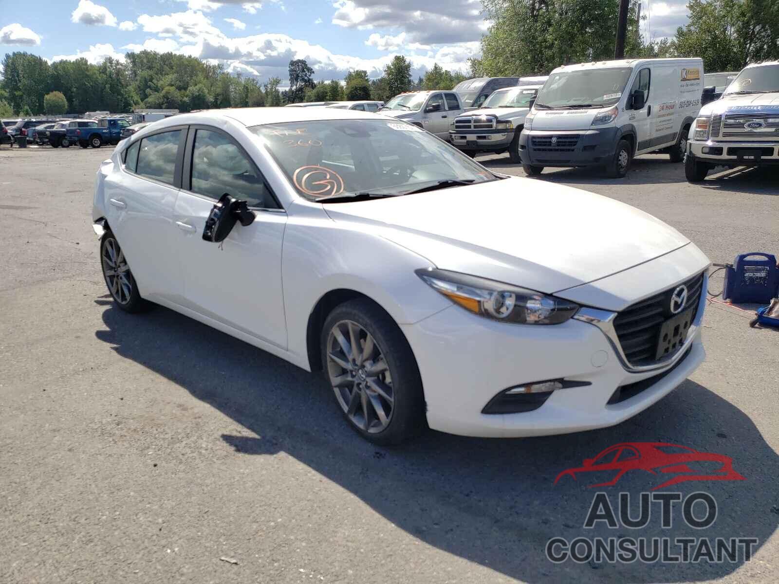 MAZDA 3 2018 - 3MZBN1V30JM264253