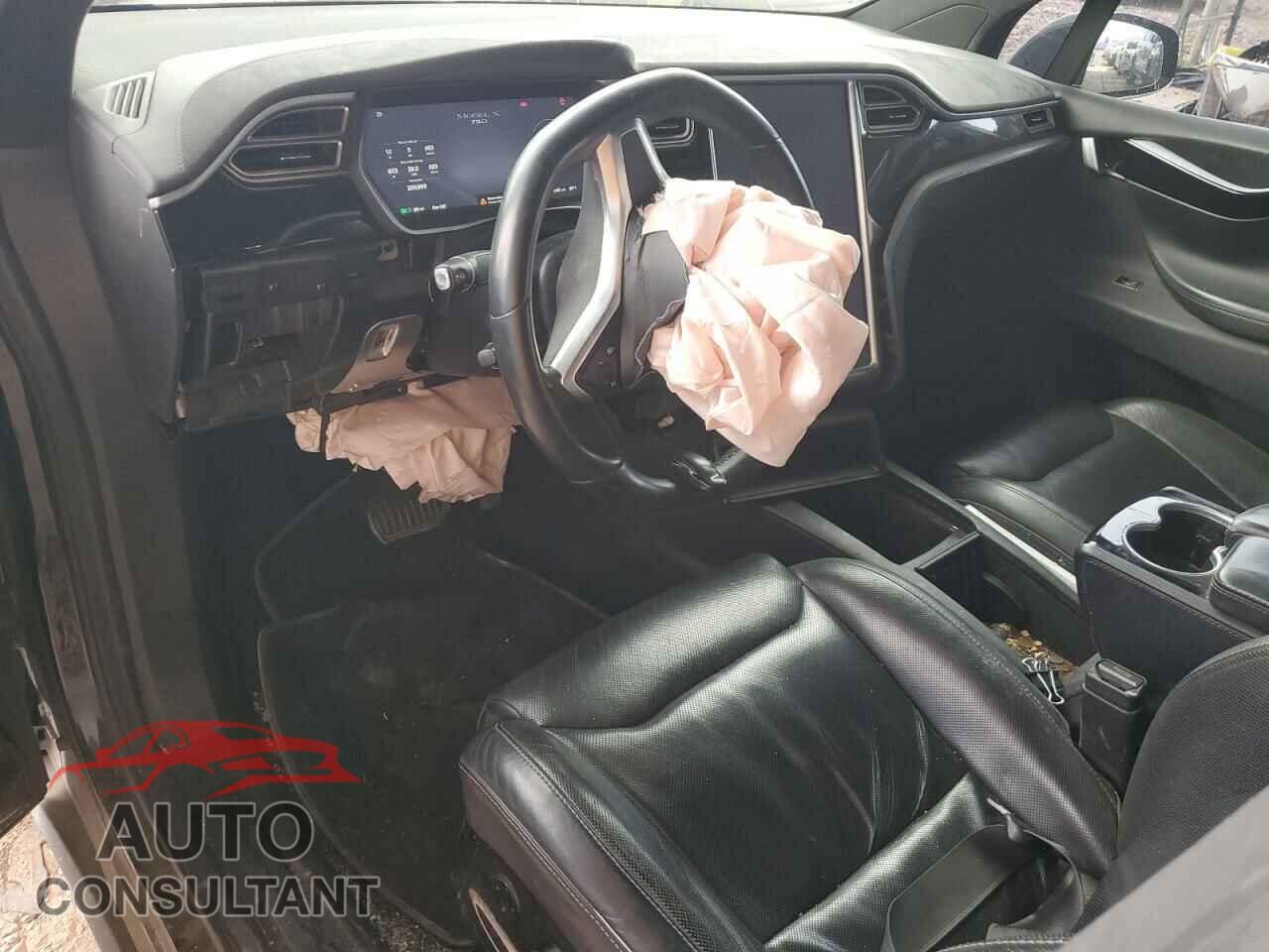 TESLA MODEL X 2016 - 5YJXCBE21GF018126