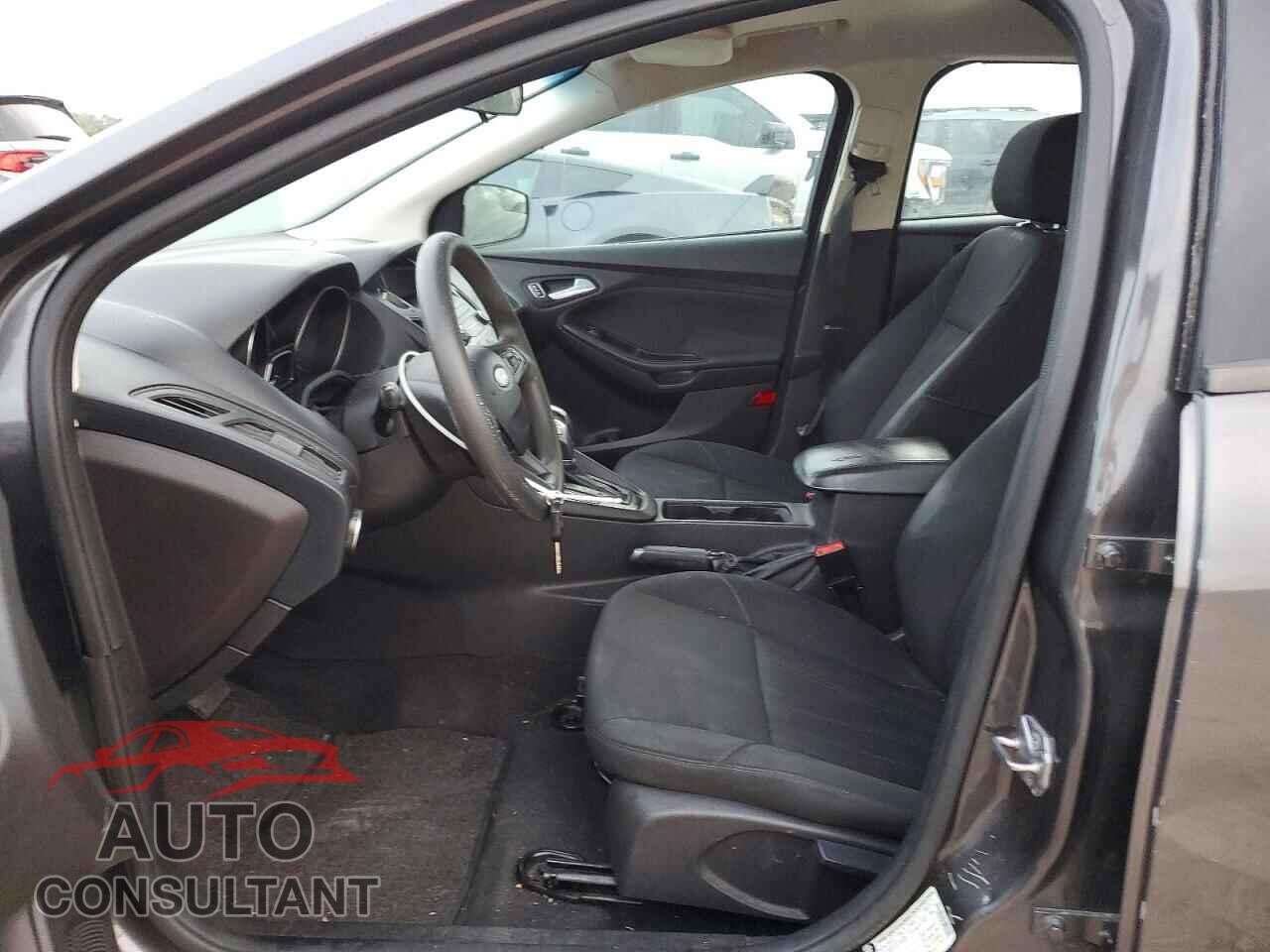 FORD FOCUS 2015 - 1FADP3F29FL323810