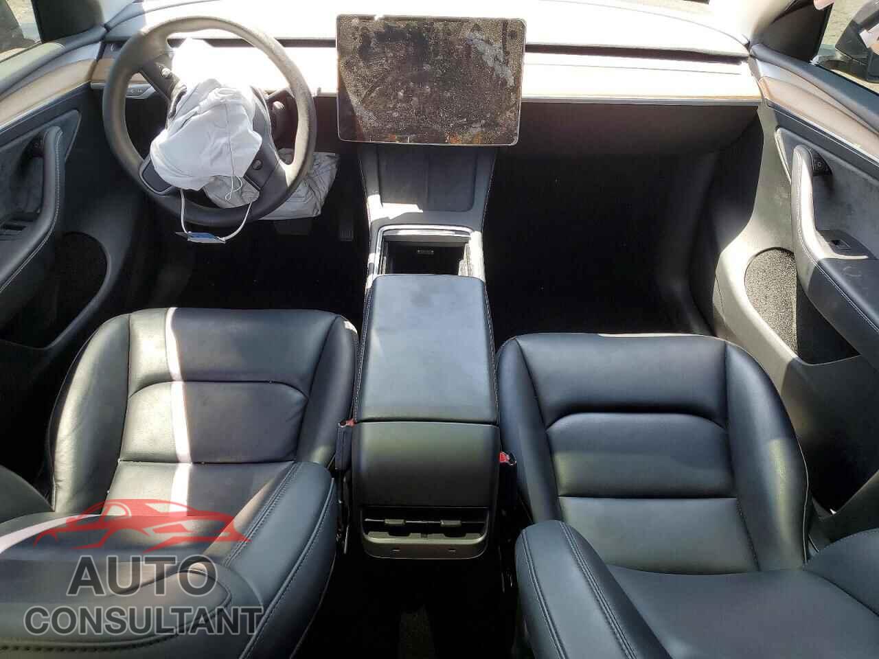 TESLA MODEL Y 2024 - 7SAYGDEE2RF089727