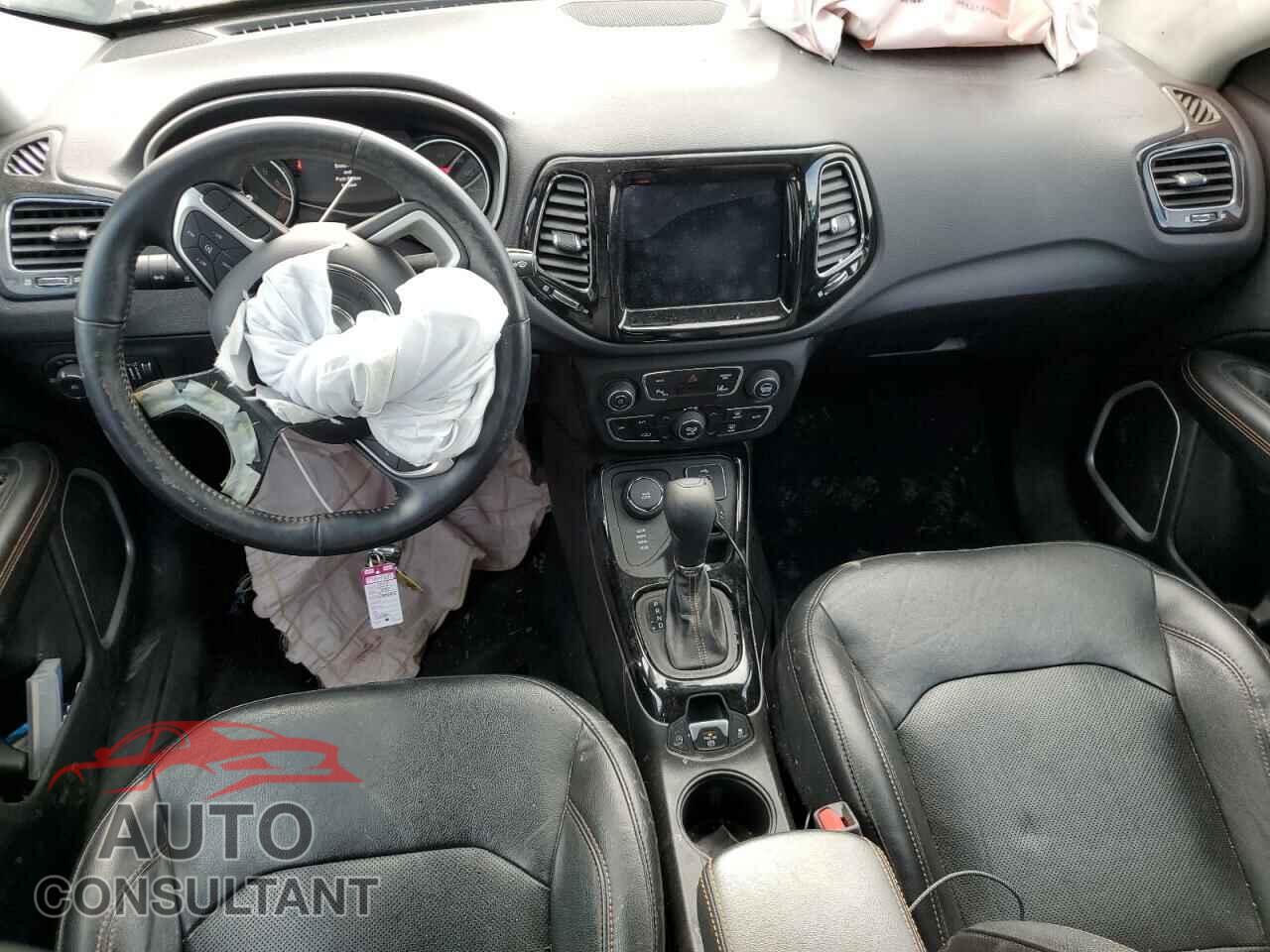 JEEP COMPASS 2018 - 3C4NJDCB9JT341165