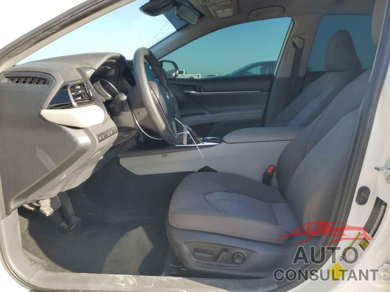TOYOTA CAMRY 2022 - 4T1C11AK2NU679006