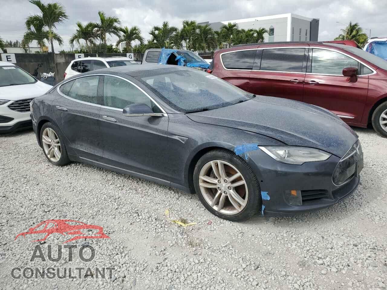 TESLA MODEL S 2015 - 5YJSA1E26FF109725