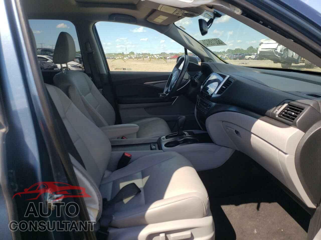 HONDA PILOT 2017 - 5FNYF5H54HB036995