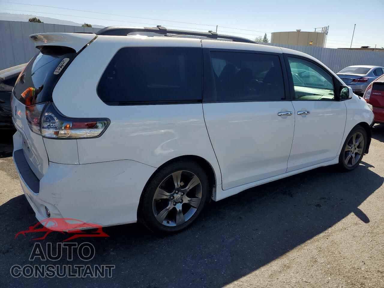 TOYOTA SIENNA 2013 - 5TDXK3DC8DS398348