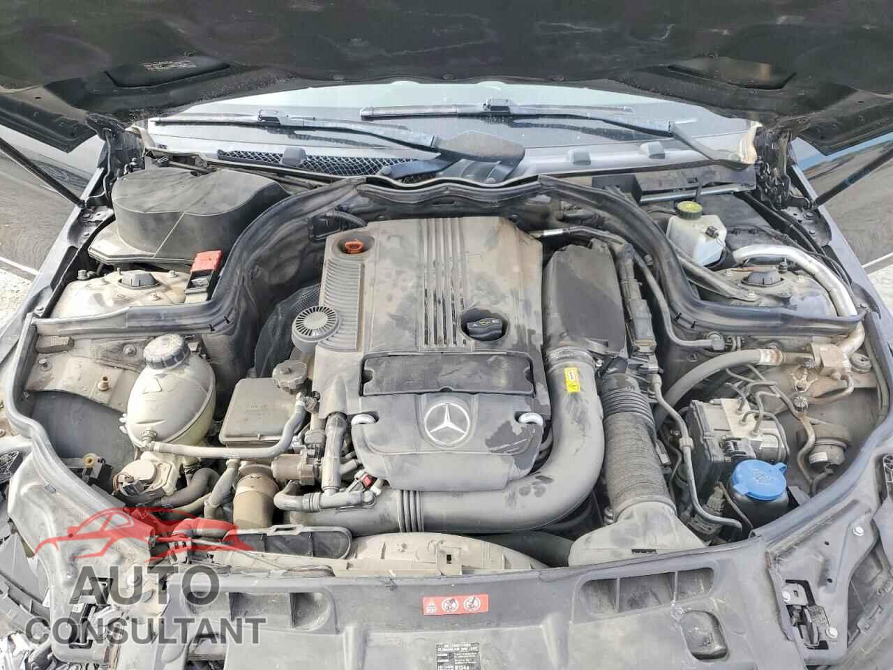 MERCEDES-BENZ C-CLASS 2013 - WDDGF4HB5DR279947