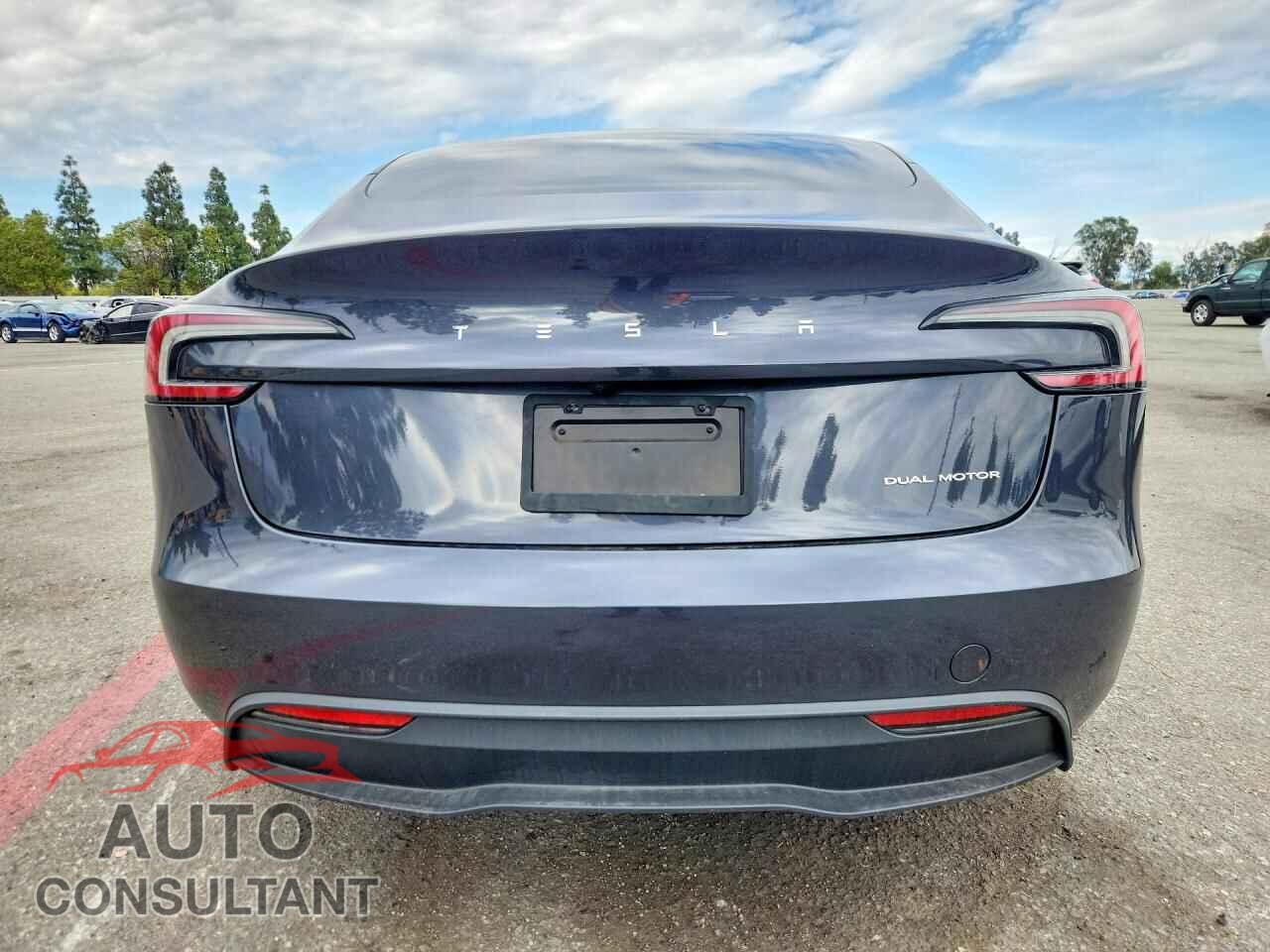 TESLA MODEL 3 2024 - 5YJ3E1EB5RF799996