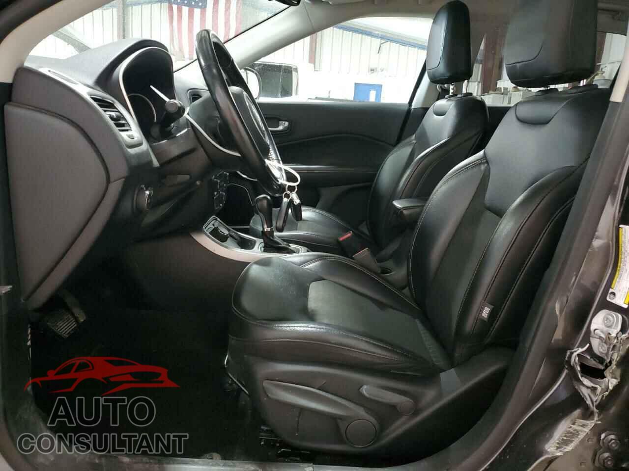 JEEP COMPASS 2020 - 3C4NJDBB9LT240020