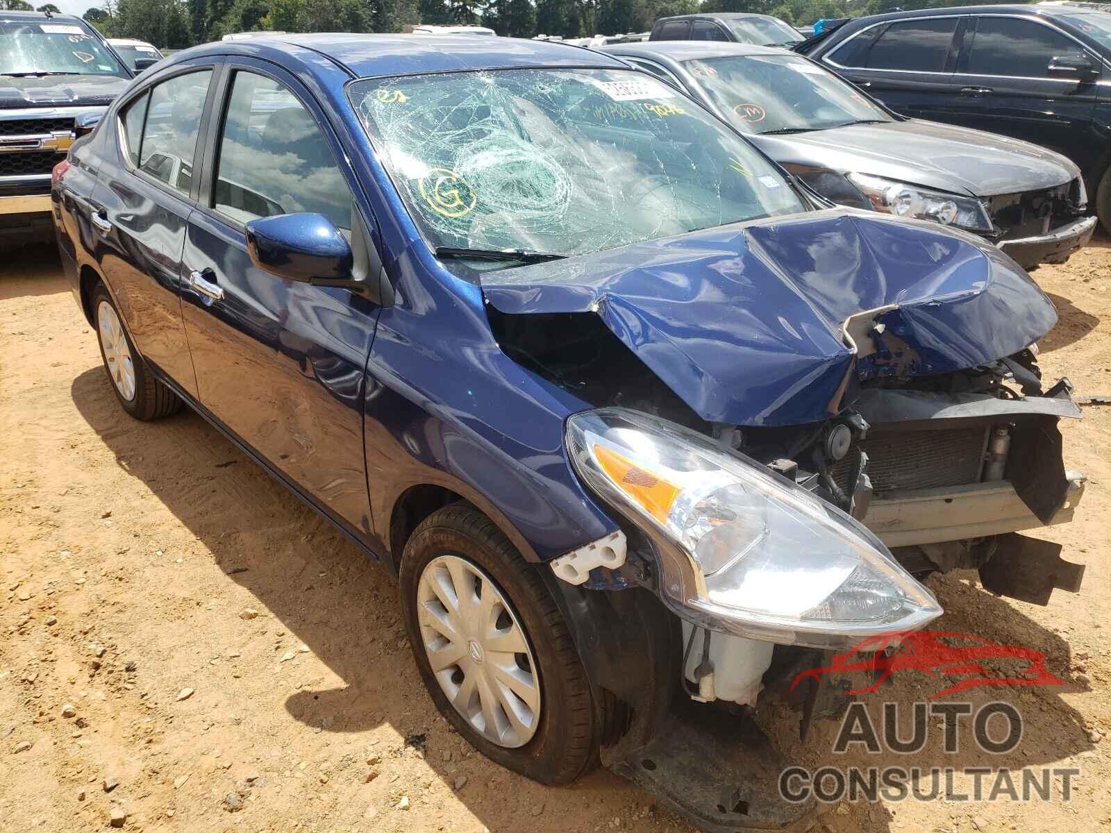 NISSAN VERSA 2018 - 3N1CN7AP8JL809076