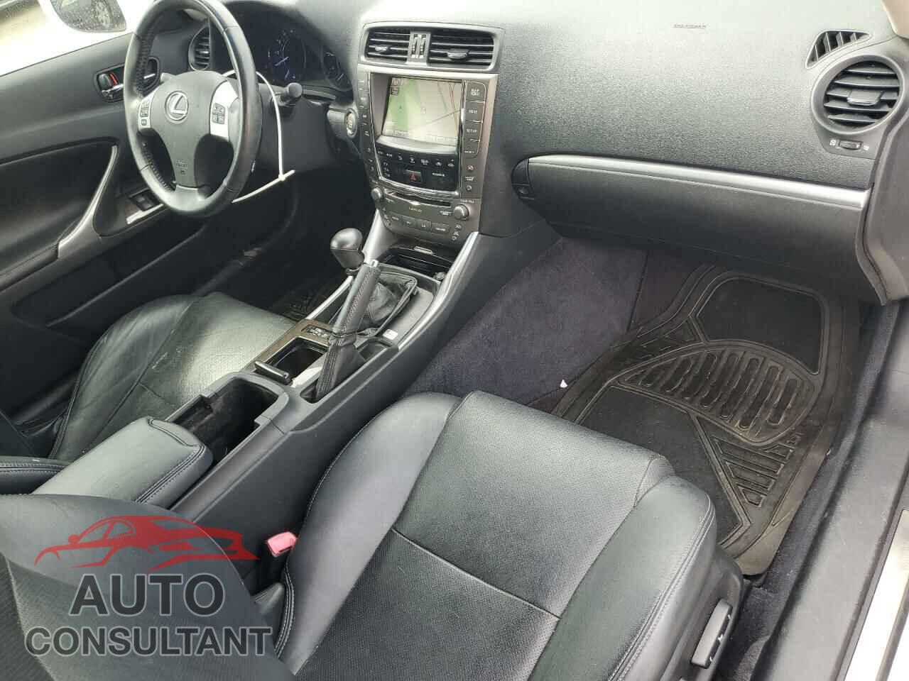 LEXUS IS 2012 - JTHFF2C23C2524901