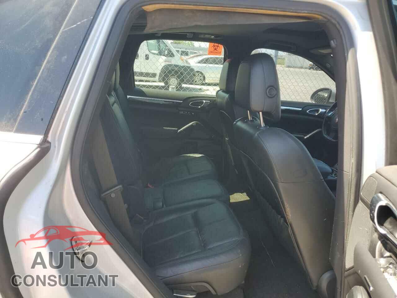 PORSCHE CAYENNE 2012 - WP1AA2A21CLA12561
