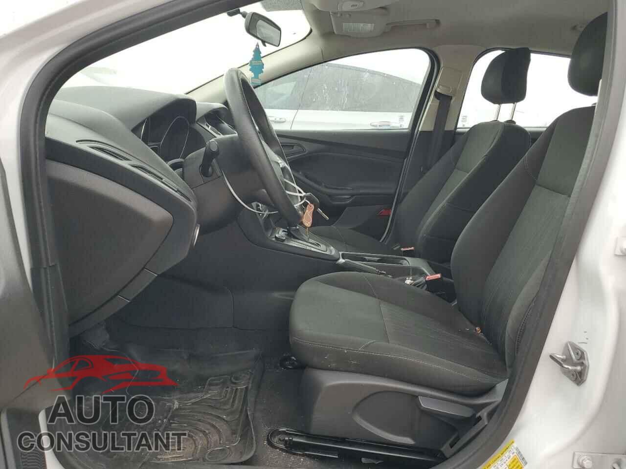FORD FOCUS 2015 - 1FADP3E2XFL324143