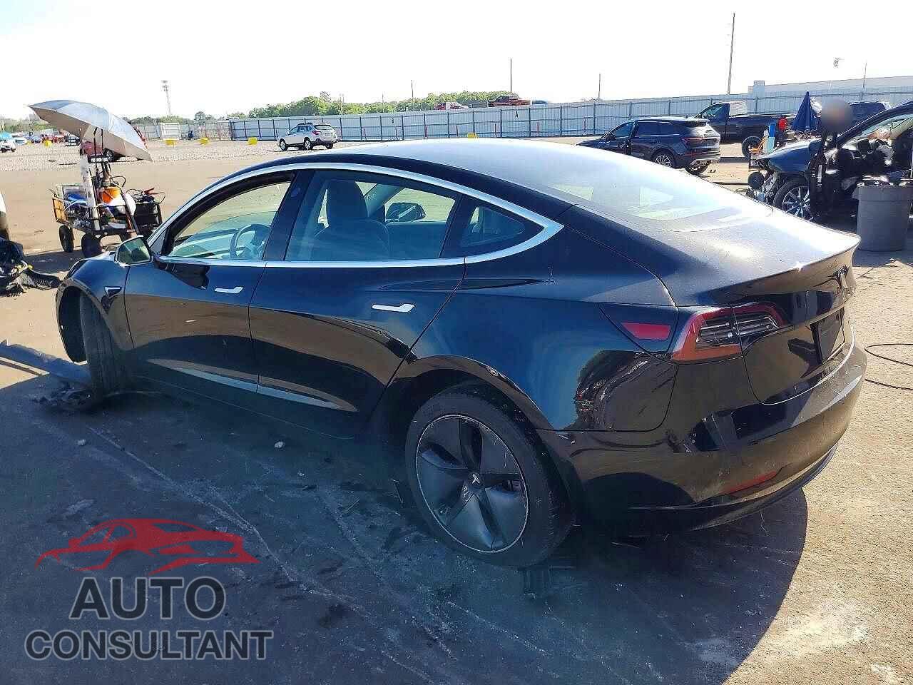 TESLA MODEL 3 2019 - 5YJ3E1EB4KF208563