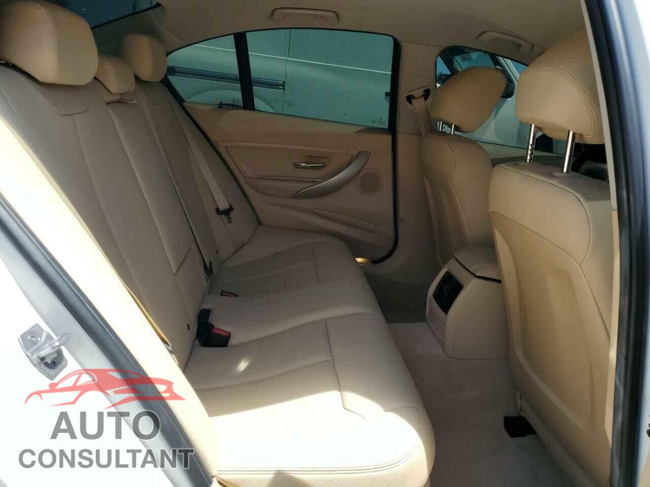 BMW 3 SERIES 2016 - WBA8E1G59GNU12441