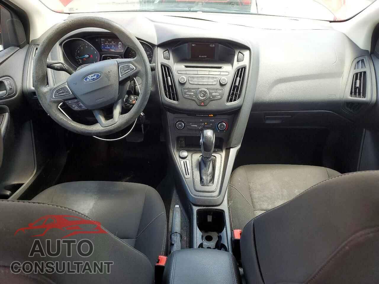 FORD FOCUS 2017 - 1FADP3F27HL327423