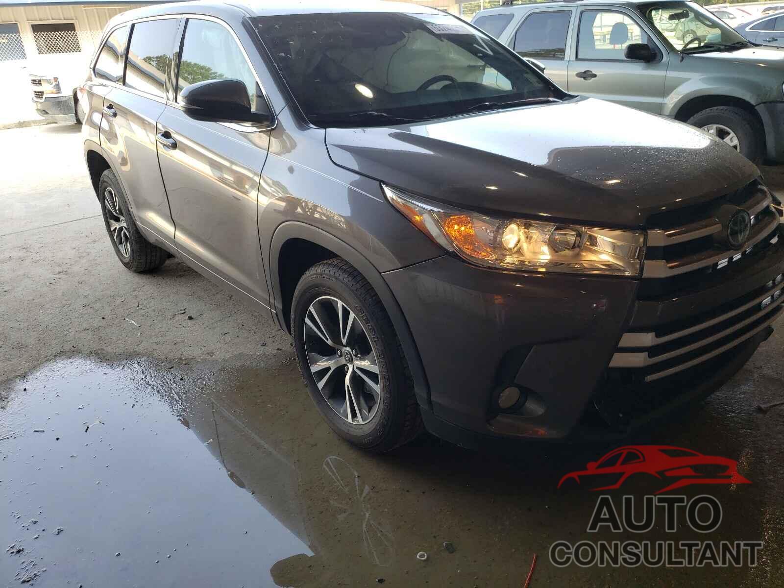 TOYOTA HIGHLANDER 2018 - 5TDZZRFH9JS263049
