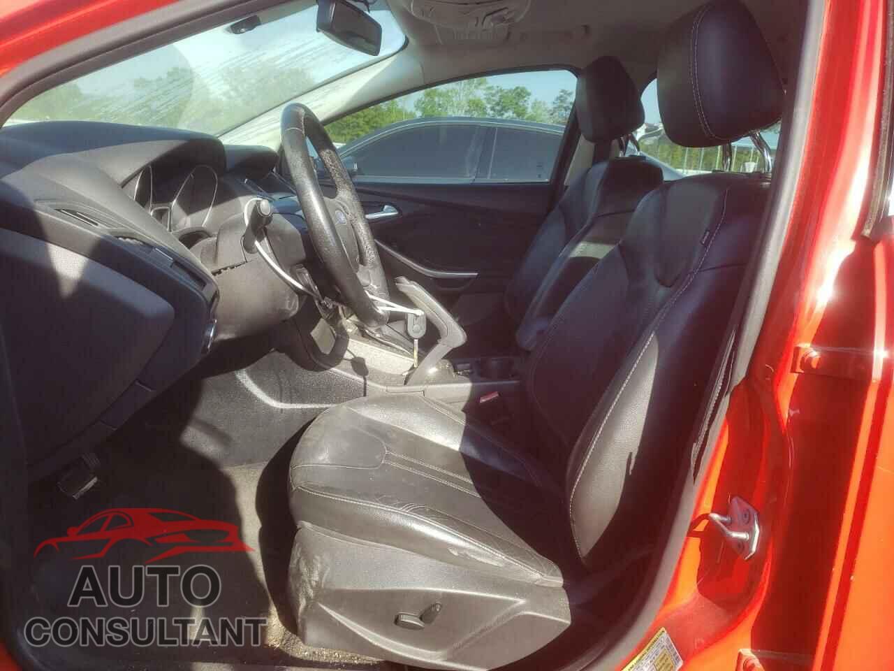 FORD FOCUS 2012 - 1FAHP3H22CL102060