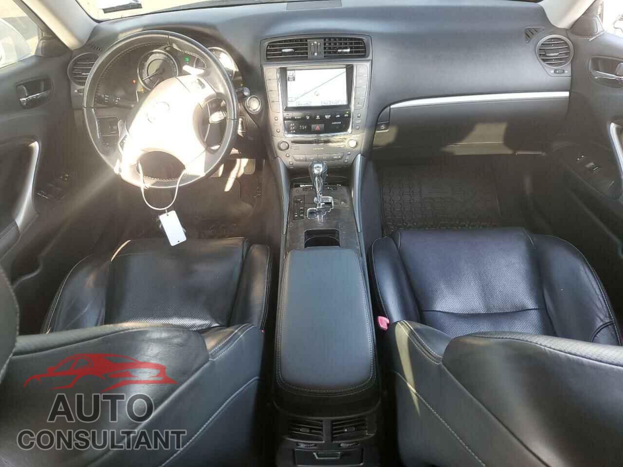 LEXUS IS 2011 - JTHCF5C21B5051551