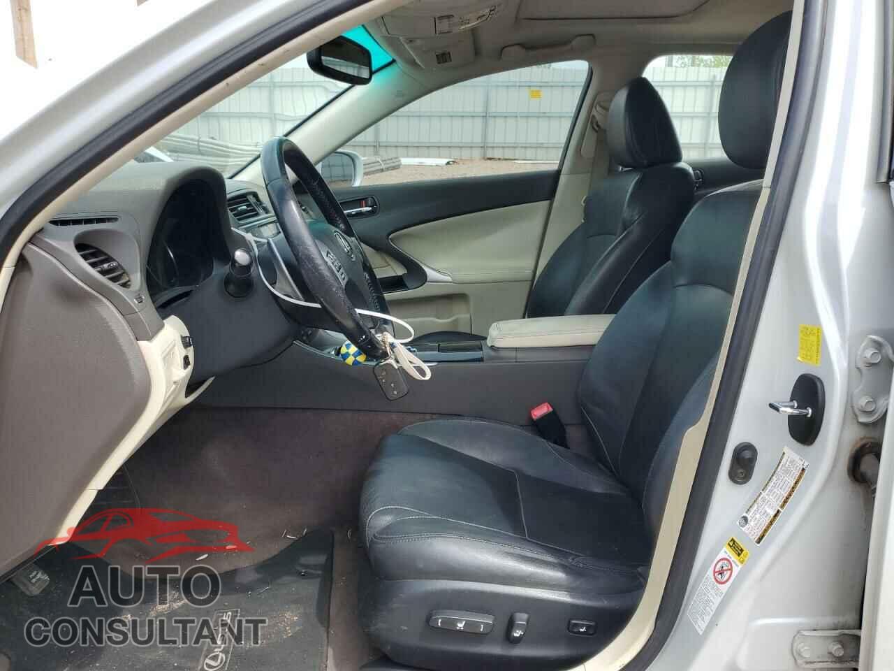 LEXUS IS 2011 - JTHBF5C24B5138307