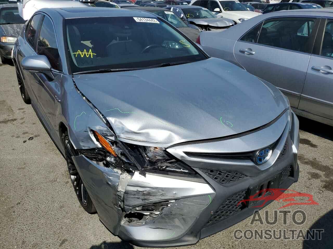 TOYOTA CAMRY 2018 - 4T1B21HK5JU006154