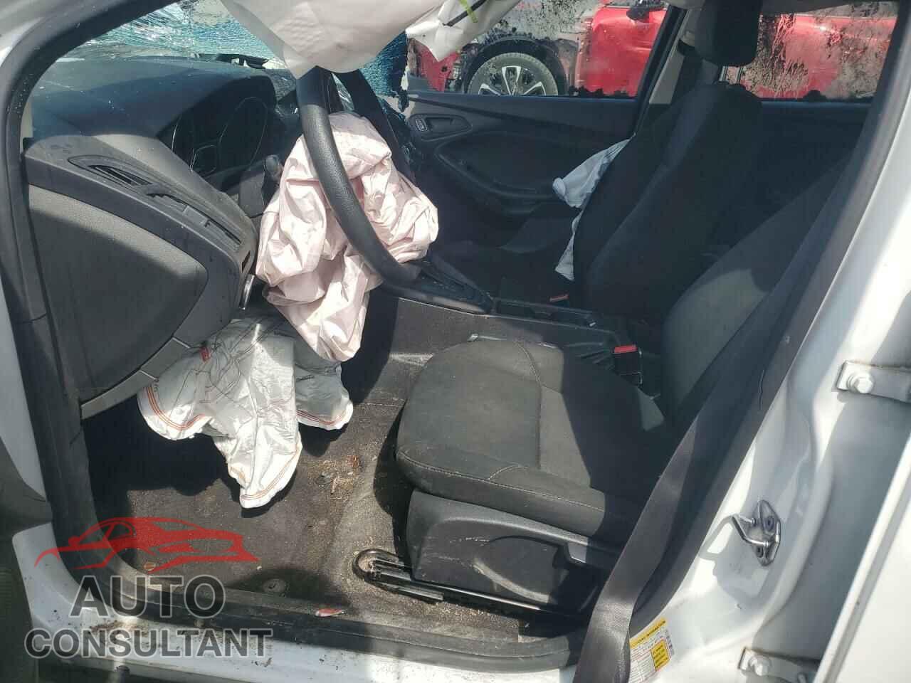 FORD FOCUS 2017 - 1FADP3E22HL314158