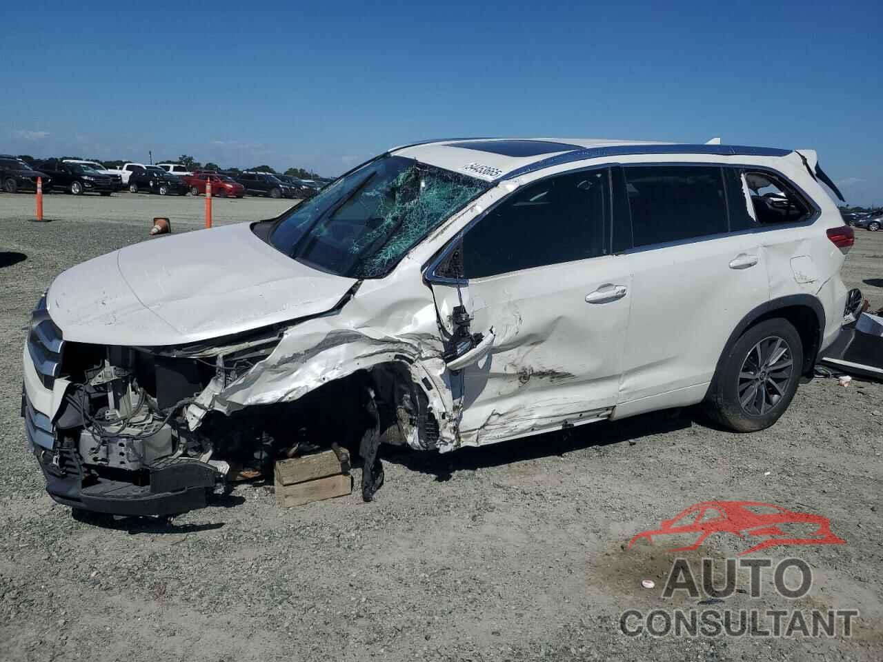 TOYOTA HIGHLANDER 2018 - 5TDKZRFH9JS528795