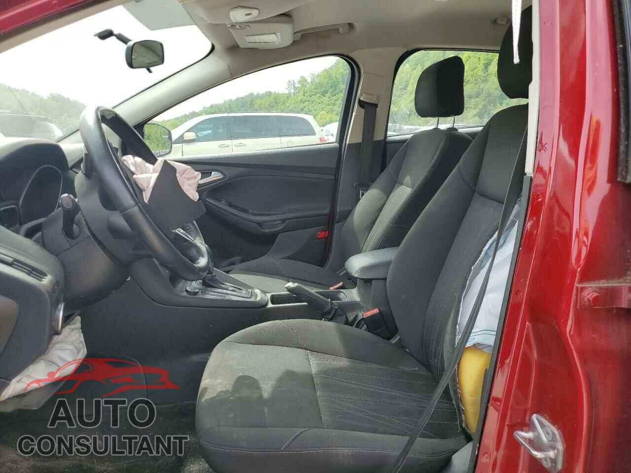 FORD FOCUS 2015 - 1FADP3F22FL361055
