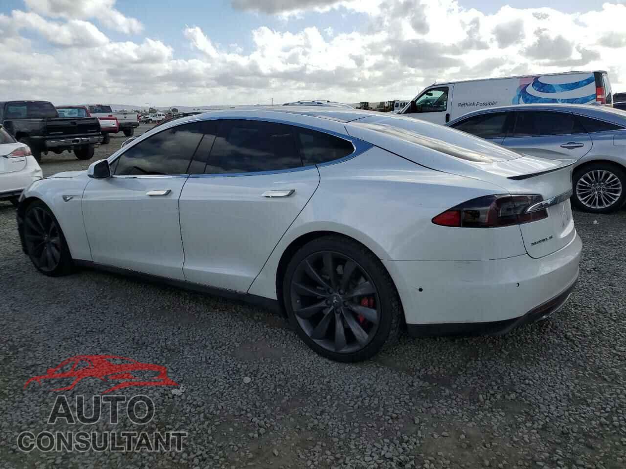 TESLA MODEL S 2015 - 5YJSA1H46FF096827