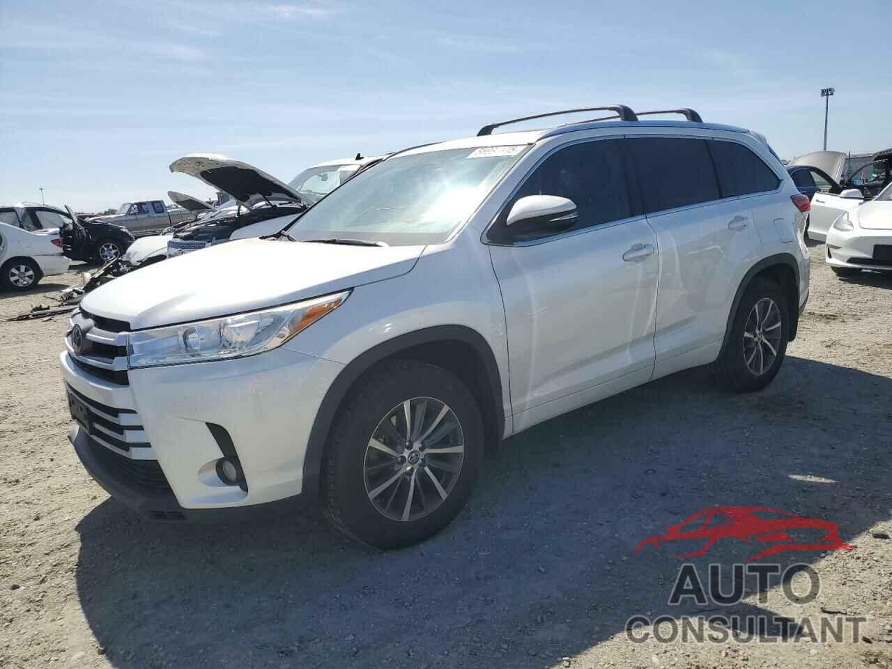 TOYOTA HIGHLANDER 2018 - 5TDJZRFH5JS886276