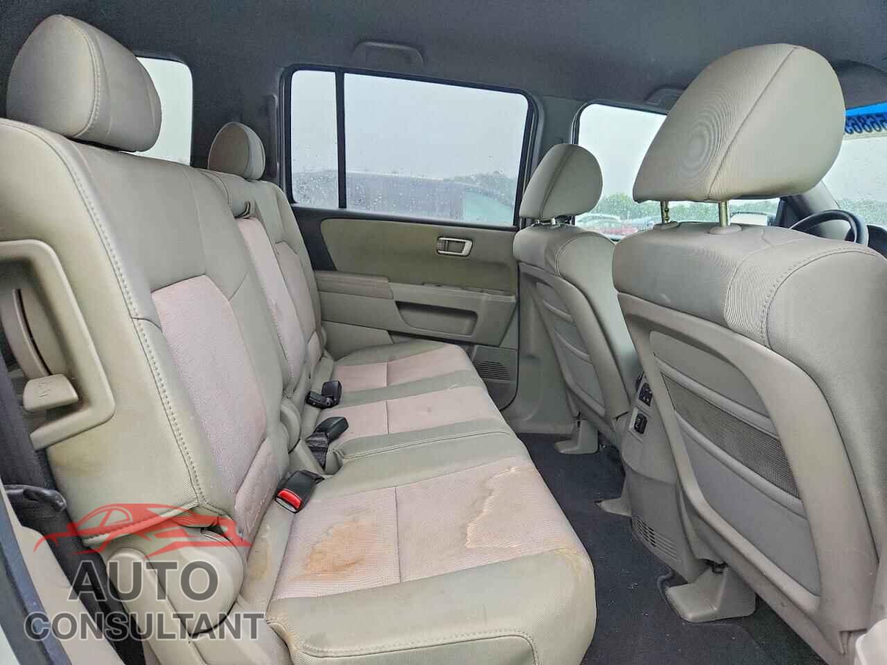 HONDA PILOT 2011 - 5FNYF3H42BB052082