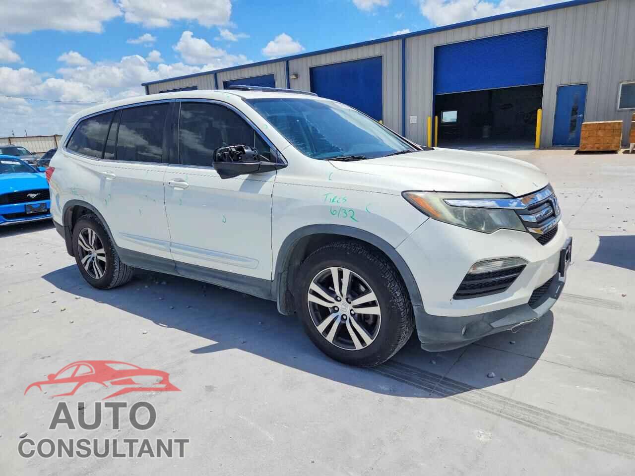 HONDA PILOT 2017 - 5FNYF5H52HB036221