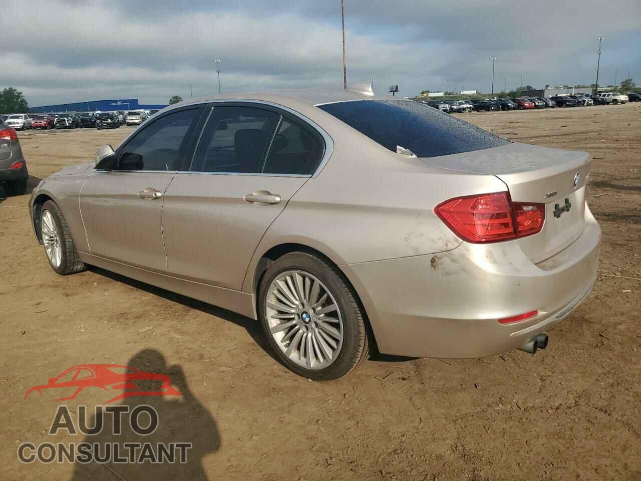 BMW 3 SERIES 2013 - WBA3B3C5XDF533005
