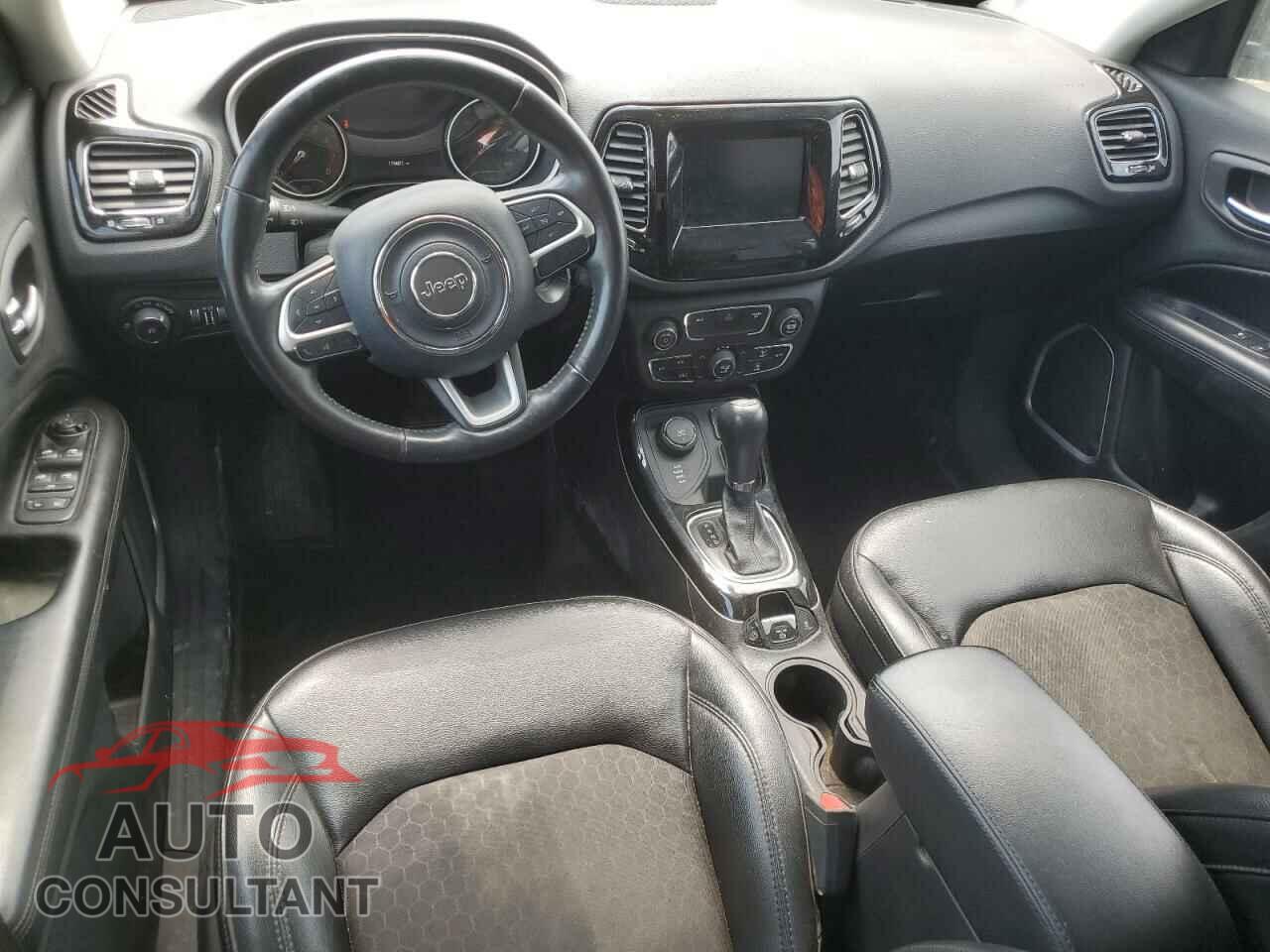 JEEP COMPASS 2018 - 3C4NJDBB8JT304321