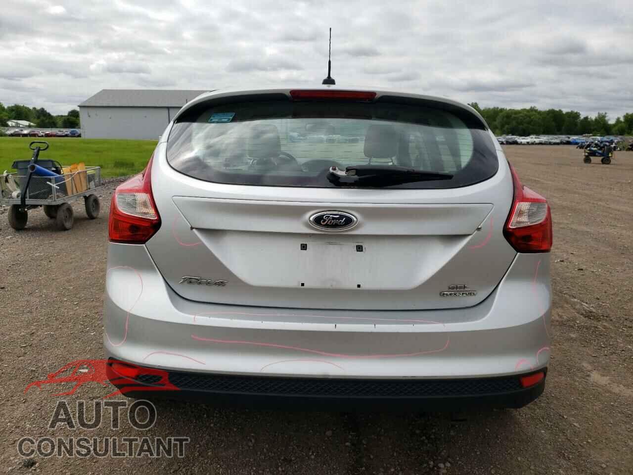 FORD FOCUS 2012 - 1FAHP3M29CL372103