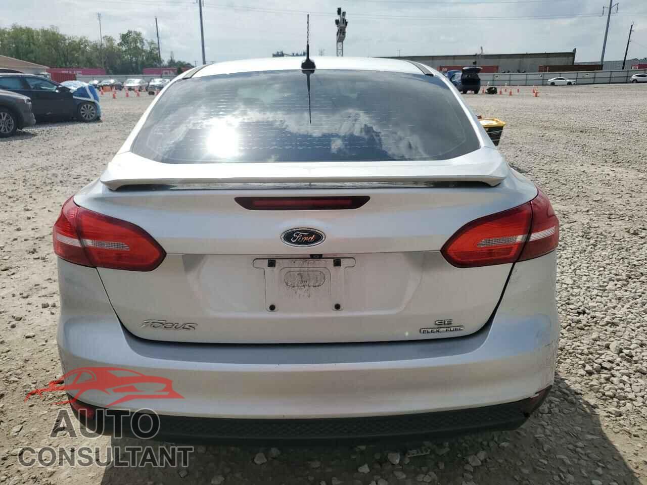 FORD FOCUS 2015 - 1FADP3F28FL339996