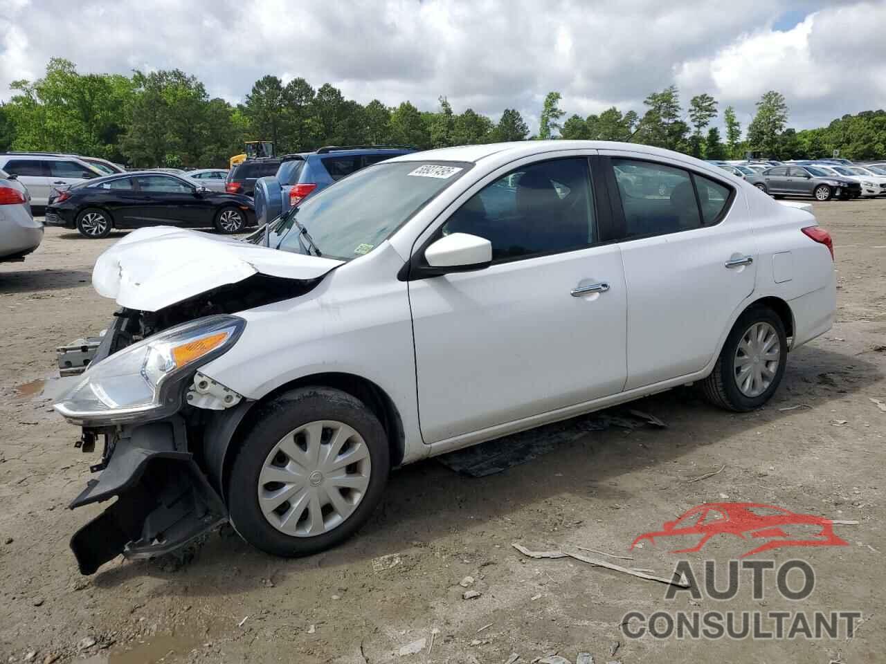 NISSAN VERSA 2018 - 3N1CN7AP2JL801765