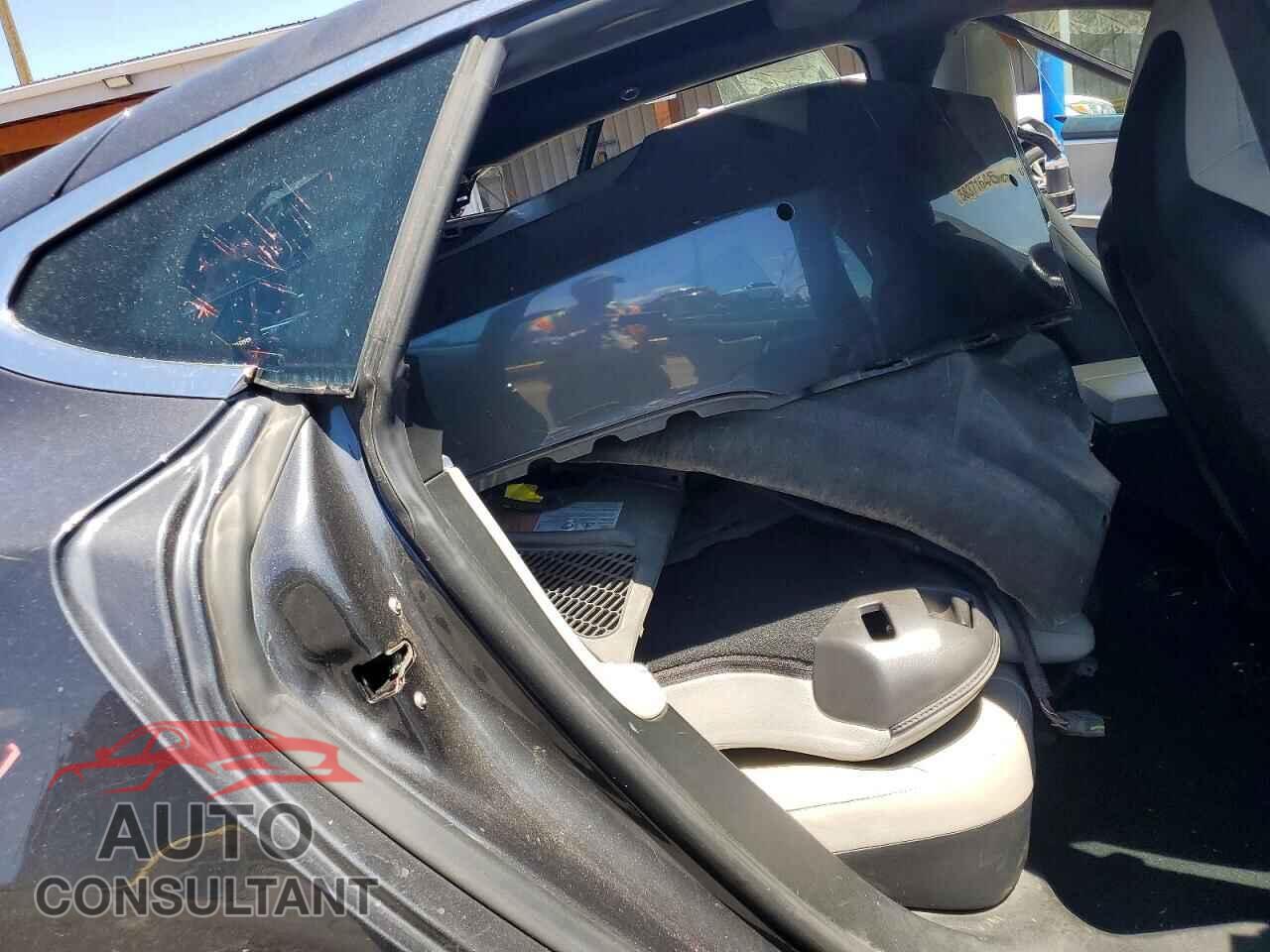 TESLA MODEL S 2015 - 5YJSA1E26FF108459