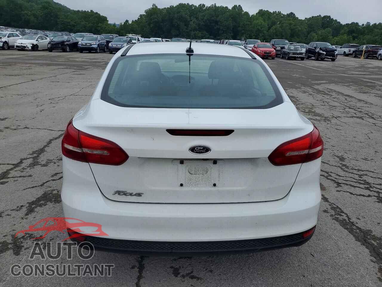 FORD FOCUS 2017 - 1FADP3E22HL294977