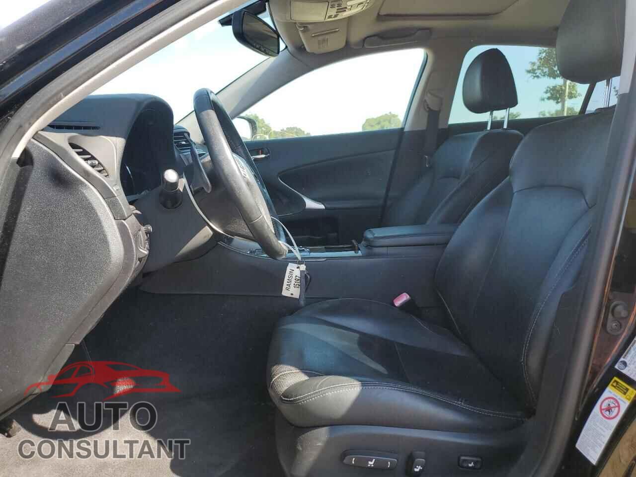 LEXUS IS 2011 - JTHBF5C26B5135876