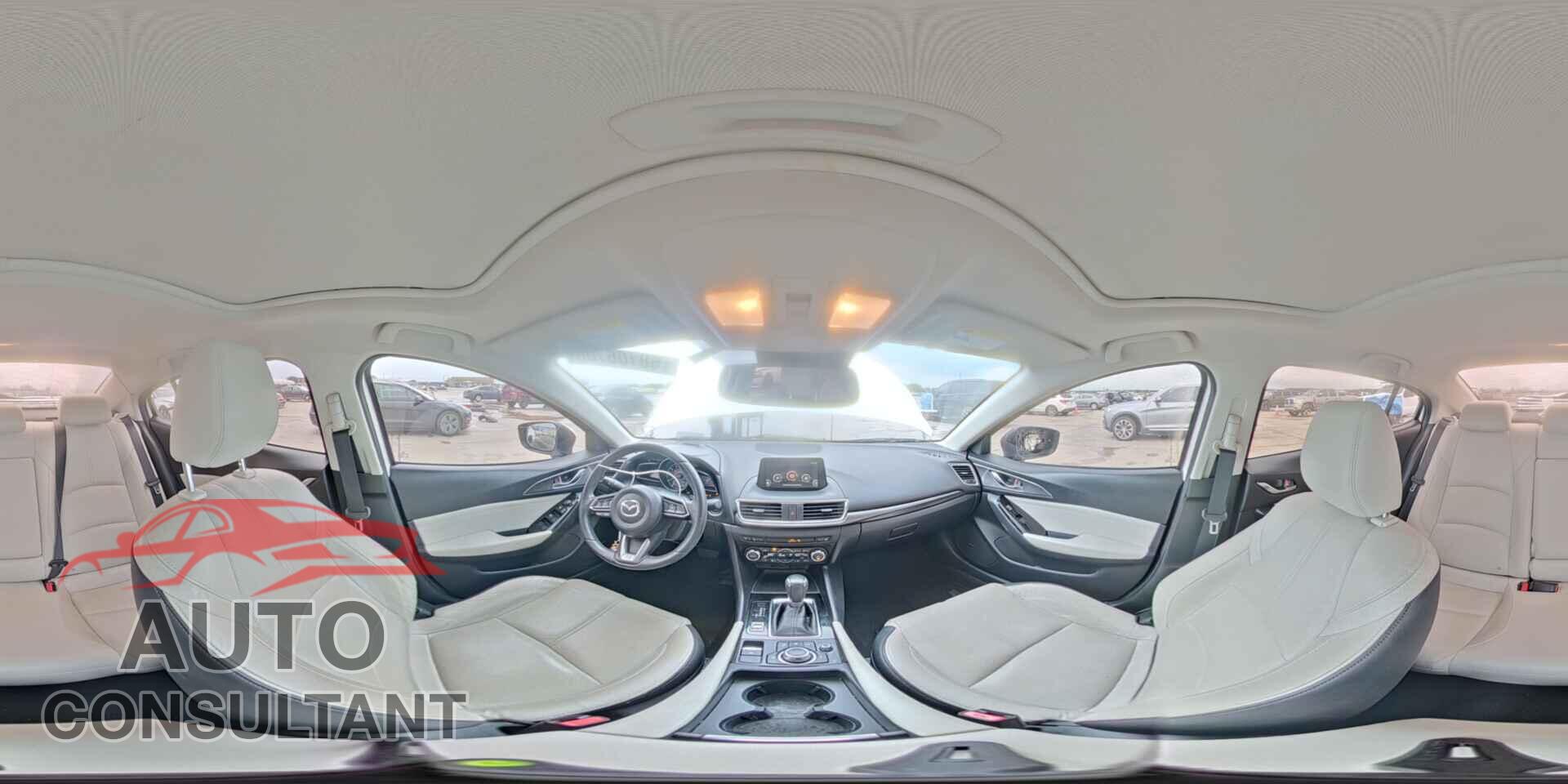 MAZDA 3 2017 - 3MZBN1W30HM140136