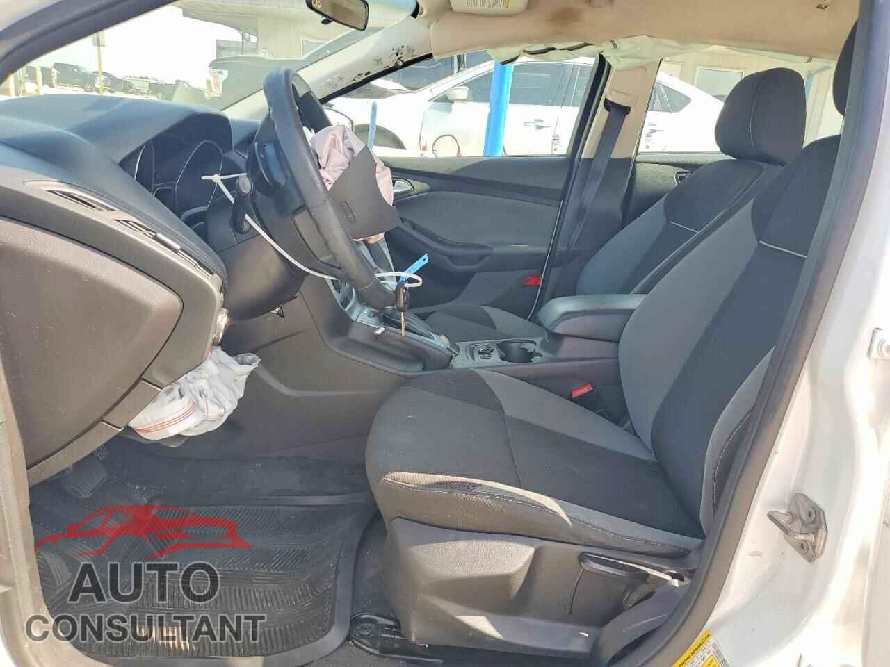 FORD FOCUS 2014 - 1FADP3K22EL200015