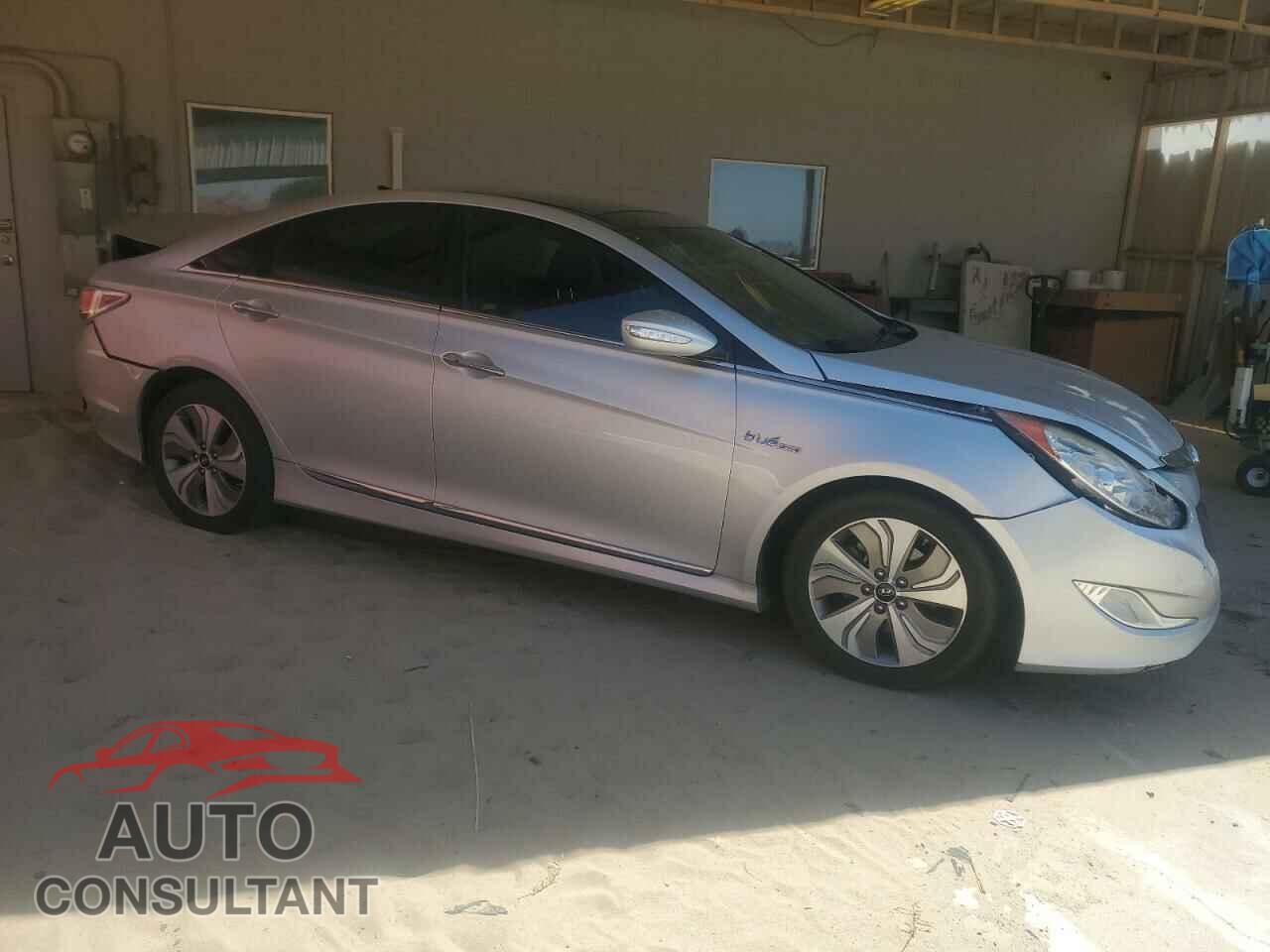 HYUNDAI SONATA 2013 - KMHEC4A48DA064594