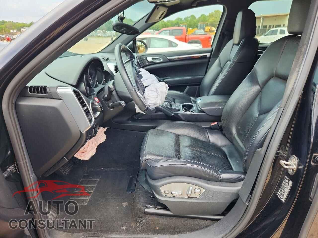 PORSCHE CAYENNE 2012 - WP1AA2A2XCLA08590