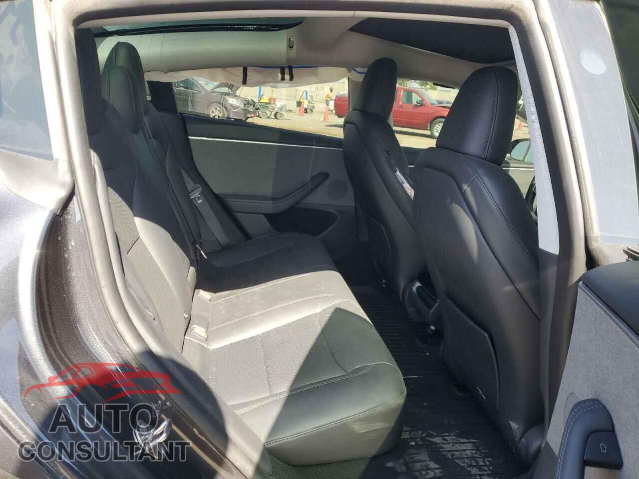 TESLA MODEL 3 2024 - 5YJ3E1EA6RF764911