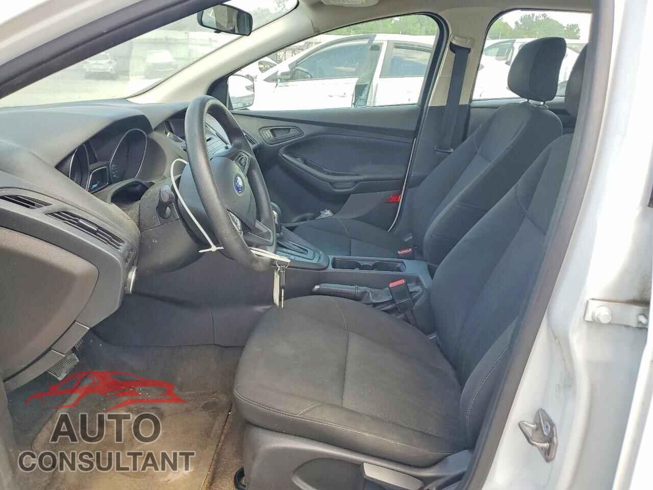 FORD FOCUS 2017 - 1FADP3E26HL327091