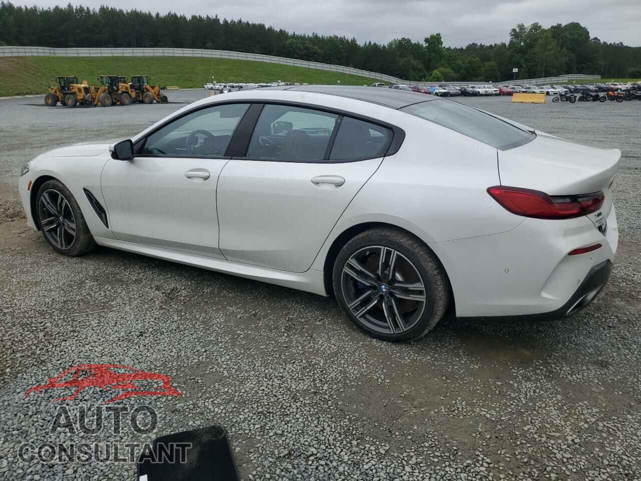 BMW 8 SERIES 2022 - WBAGV4C03NCH43079
